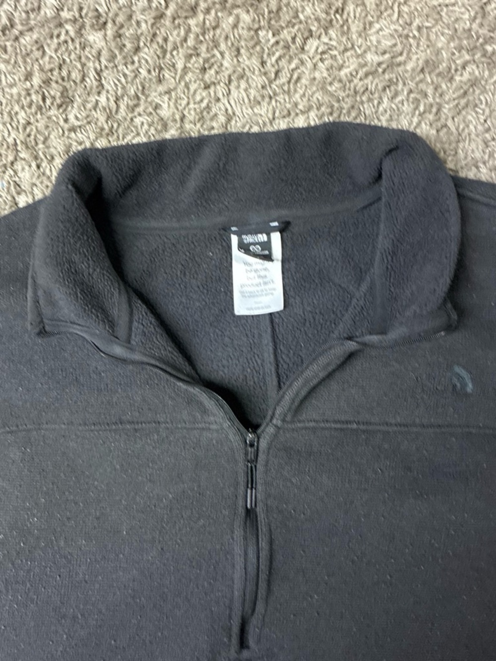 The North Face Men’s Black Half-Zip Fleece Pullover